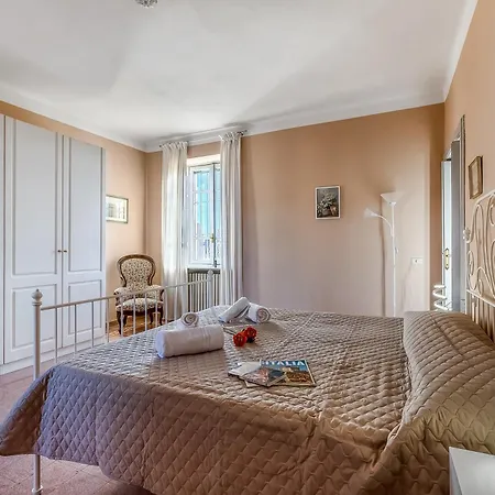 Villino Maria Private Garden&relax - Happy * Angera