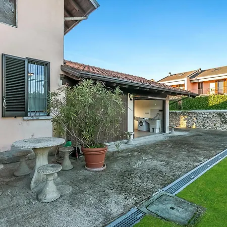 Villino Maria Private Garden&relax - Happy Angera